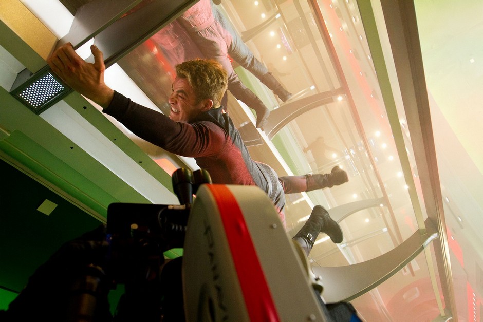 Chris Pine in Star Trek Into Darkness (2013) Movie Image
