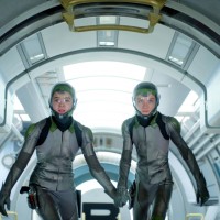 Asa Butterfield and Hailee Steinfeld in Ender's Game (2013) Movie Image