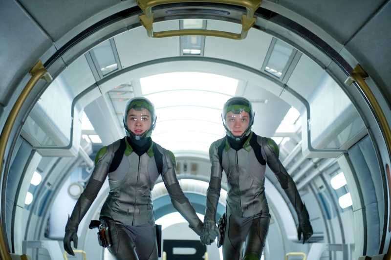 Asa Butterfield and Hailee Steinfeld in Ender's Game (2013) Movie Image