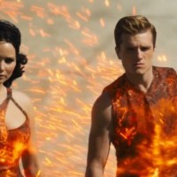 Jennifer-Lawrence-and-Josh-Hutcherson-in-THe-Hunger-Games-Catching-Fire-2013-Movie-Image